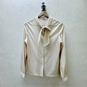 VNTG Aansworth of California || Ivory Satin Bow Long Sleeve Shirt Medium